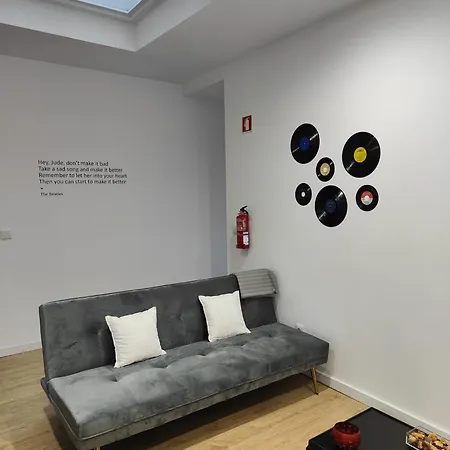 Tatil Evi Music T1
